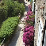 بيت للعطل In Der Altstadt Von *